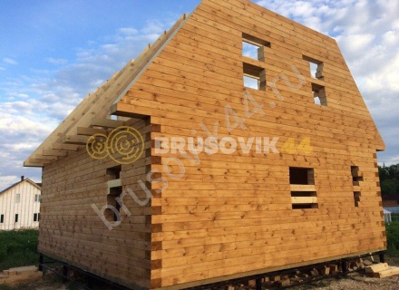 Деревянный дом из бруса с мансардой
