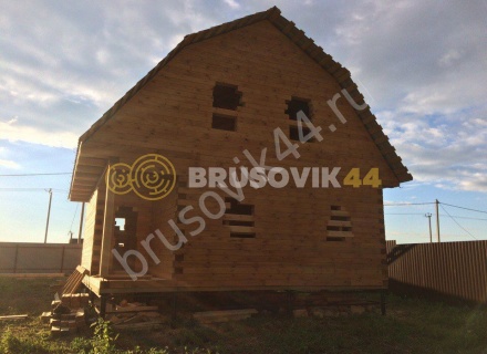 Деревянный дом из бруса с мансардой
