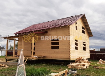 Дом 8х9,5 м с открытой террасой из профилированного бруса 145х145 мм по индивидуальному проекту в коттеджном поселке Манилово, Тарусский район, Калужская область