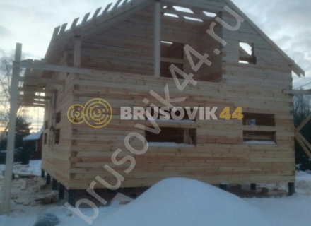 Дом 9,4х9,5 м по проекту № 1 из обрезного бруса 150х150 мм