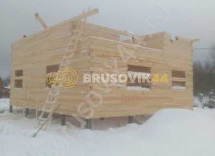Дом 9,4х9,5 м по проекту № 1 из обрезного бруса 150х150 мм