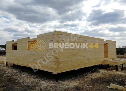Дом 8,6х8,2, по проекту № 21 из обрезного бруса 150х150 мм