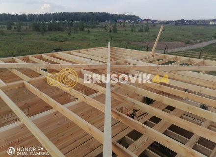 Одноэтажный дом 9х9м с шатровой крышей из профилированного бруса 145х145мм по индивидуальному проекту в д. Иванцево, Ивановский р-н