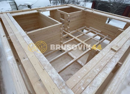 Полутораэтажный дом 6х8м с террасой из профилированного бруса 145х145мм по индивидуальному проекту в СТ Виктория, г. Кострома