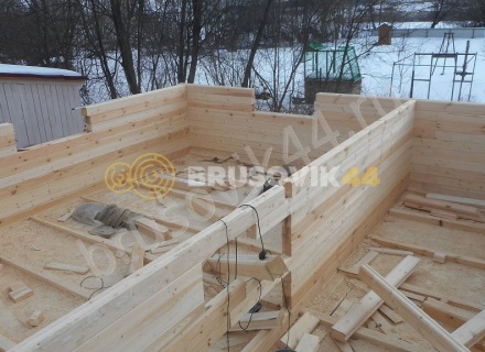 Зимнее строительство дома из бруса